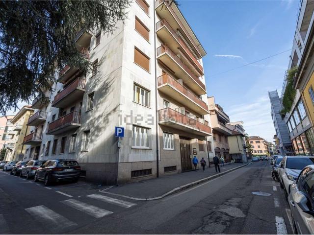 Attico in vendita a Biumo Superiore, Varese