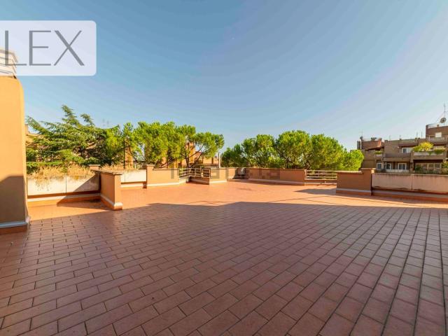 Attico in vendita a Val Melaina, Roma