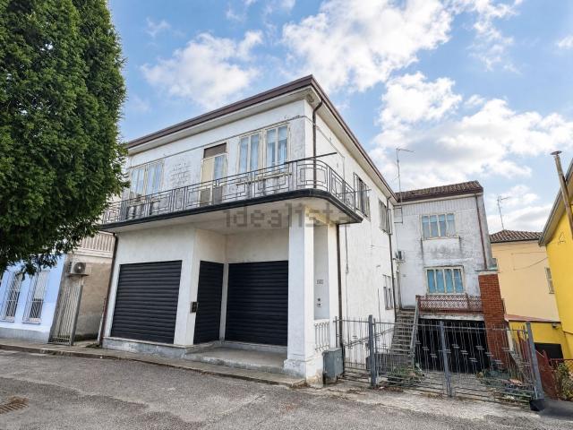 Appartamento in vendita a Castelguglielmo, Rovigo