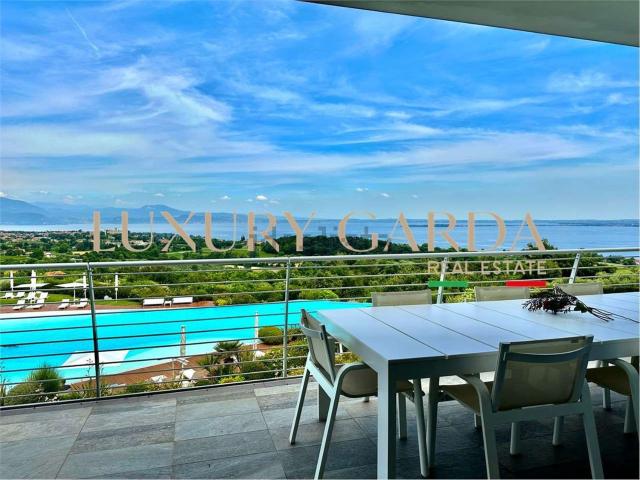 Attico in vendita a Padenghe Sul Garda, Brescia