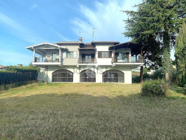 Appartamento in vendita a Padenghe Sul Garda, Lombardia