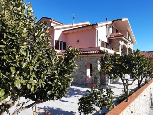 Appartamento in vendita a Imperia, Liguria