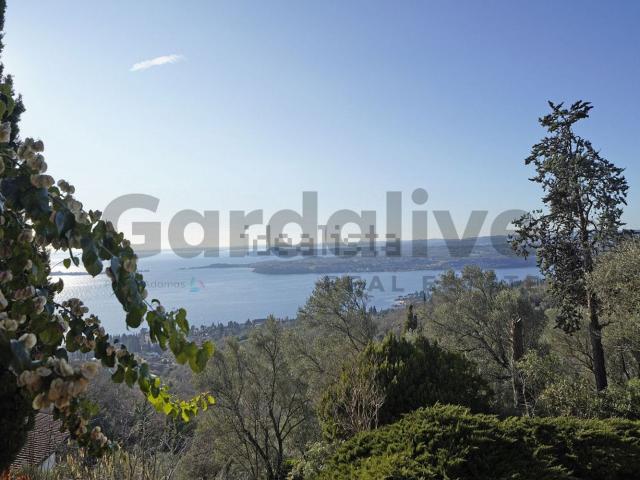 Appartamento in vendita a Comunità Montana Parco Alto Garda bresciano, Gardone Riviera