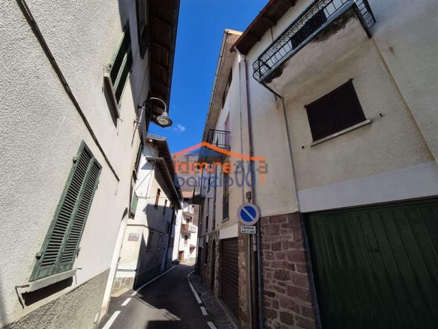 Appartamento in vendita a Margno, Lombardia