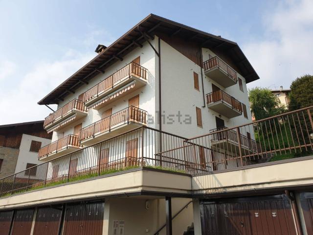 Appartamento in vendita a Comunità Montana della Valle Brembana, Costa Di Serina