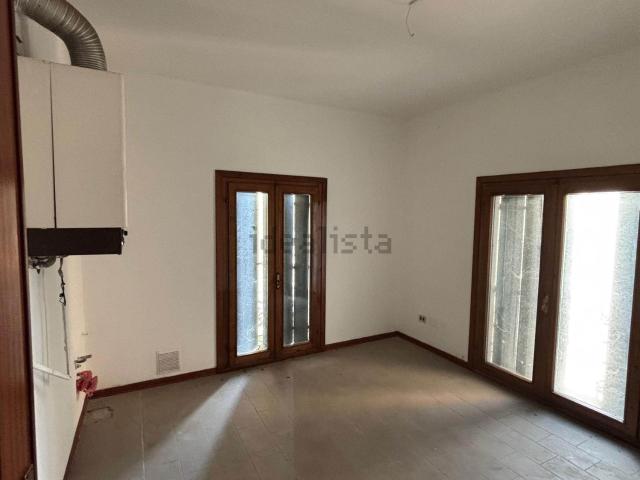 Appartamento in vendita a Lendinara, Veneto