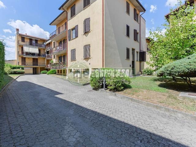 Appartamento in vendita a Mezzago, Monza e della Brianza