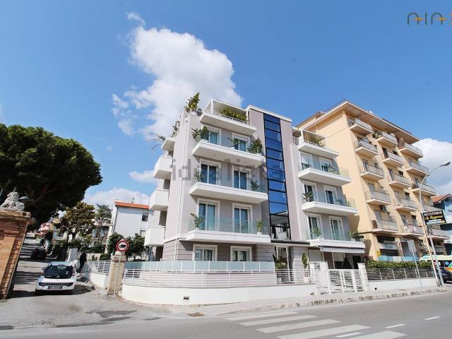 Appartamento in vendita a Marina centro, Marche