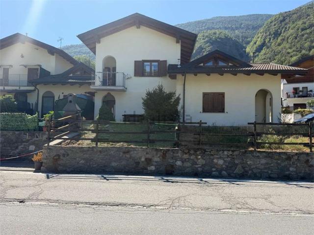 Appartamento in vendita a Pontey, Aosta