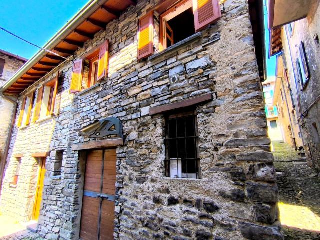 Appartamento in vendita a Faggeto Lario, Lombardia