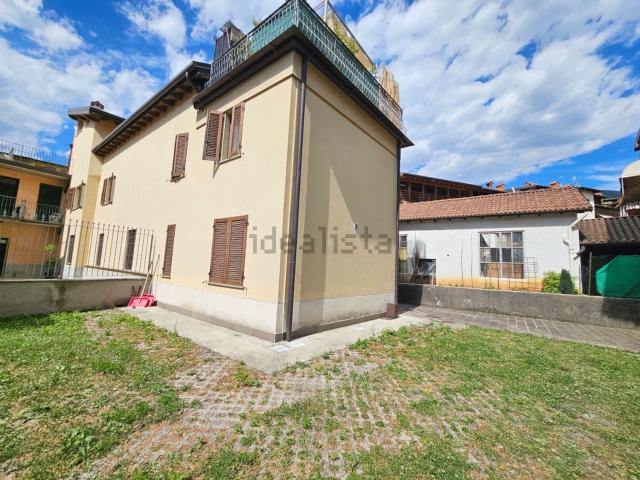 Appartamento in vendita a Leffe, Lombardia