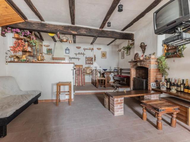 Appartamento in vendita a Caprarola, Lazio