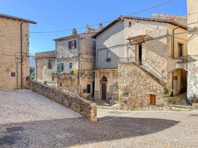 Appartamento in vendita a Scandriglia, Lazio