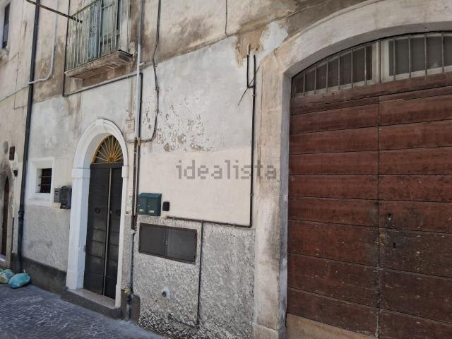Appartamento in vendita a Sulmona, L'Aquila
