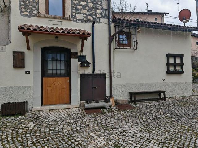 Appartamento in vendita a Rocca Di Mezzo, Abruzzo