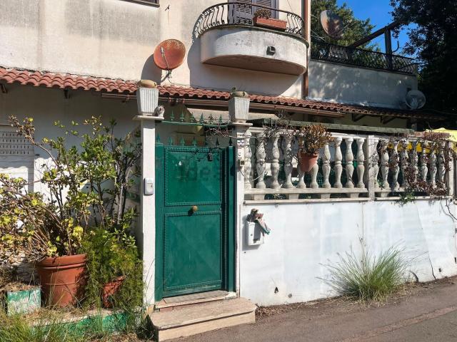 Appartamento in vendita a Lido di Enea, Roma Capitale