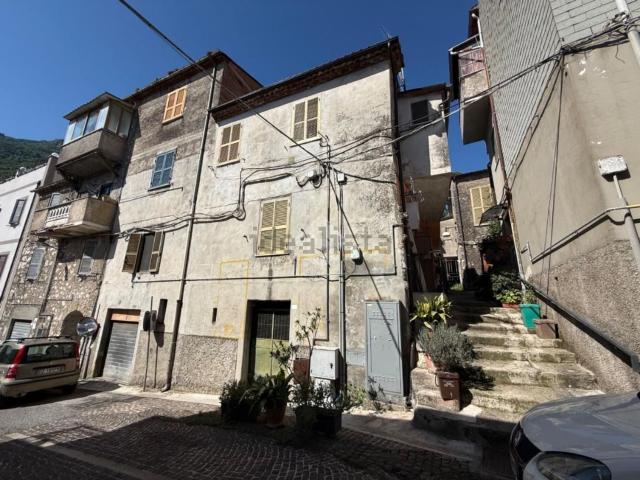 Appartamento in vendita a Sgurgola, Frosinone