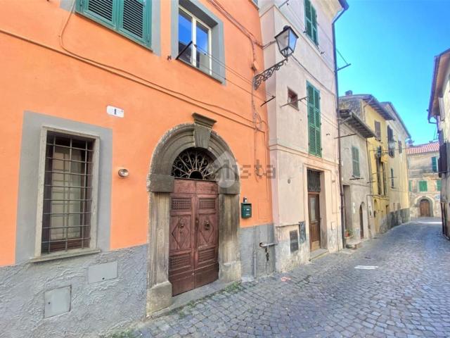 Appartamento in vendita a Valentano, Lazio
