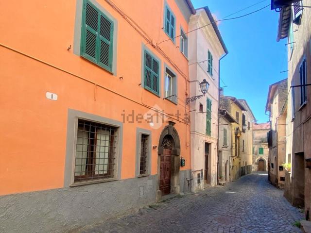 Appartamento in vendita a Valentano, Lazio