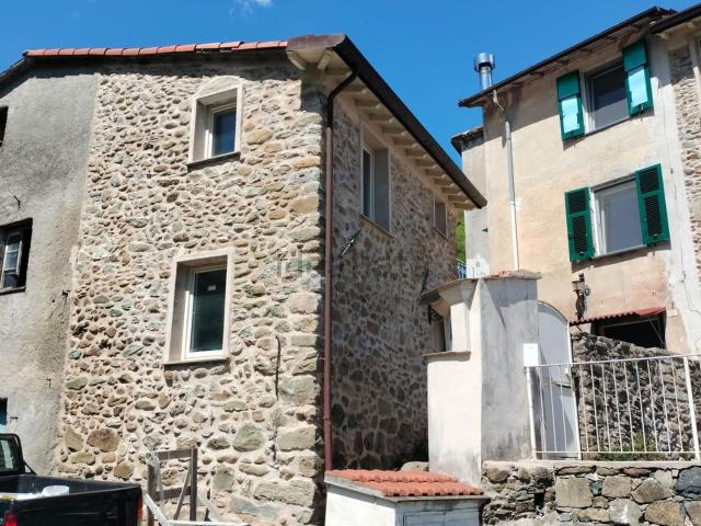 Appartamento in vendita a Riccò Del Golfo, Liguria