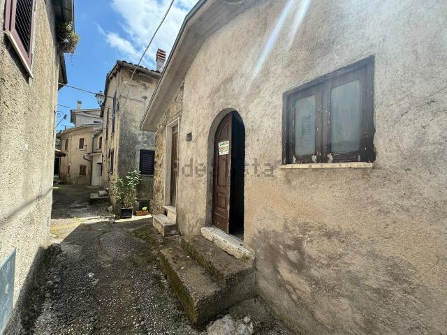 Appartamento in vendita a Carsoli, Abruzzo