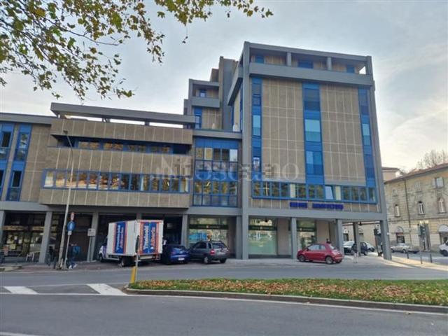 Appartamento in vendita a Como, Lombardia
