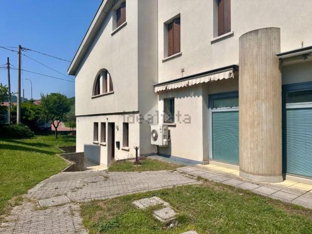 Appartamento in vendita a Pove Del Grappa, Veneto
