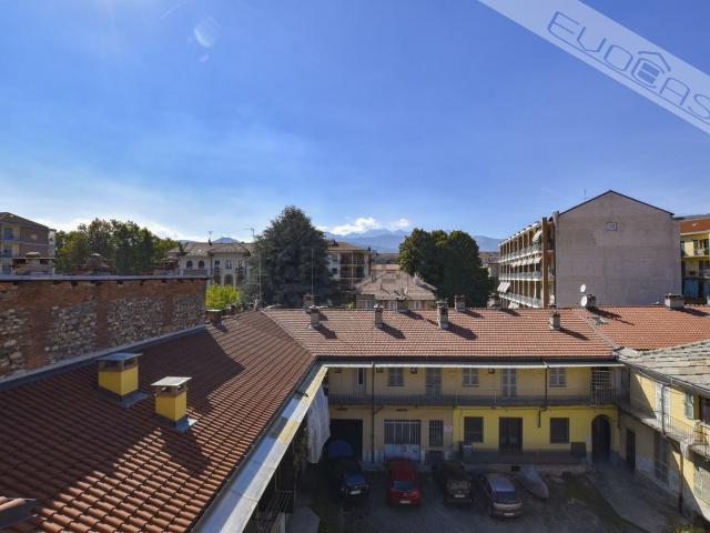 Appartamento in vendita a Pinerolo, Torino