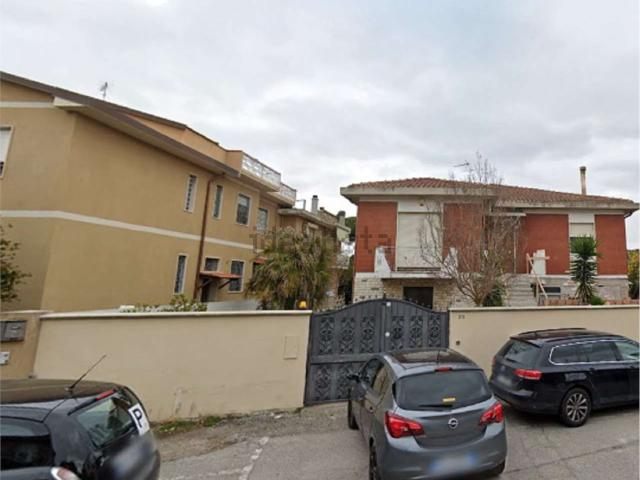 Appartamento in vendita a Collesalvetti, Toscana