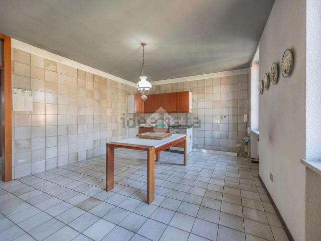 Appartamento in vendita a San Pietro In Cariano, Veneto