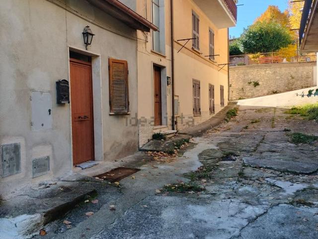 Appartamento in vendita a Orvinio, Lazio