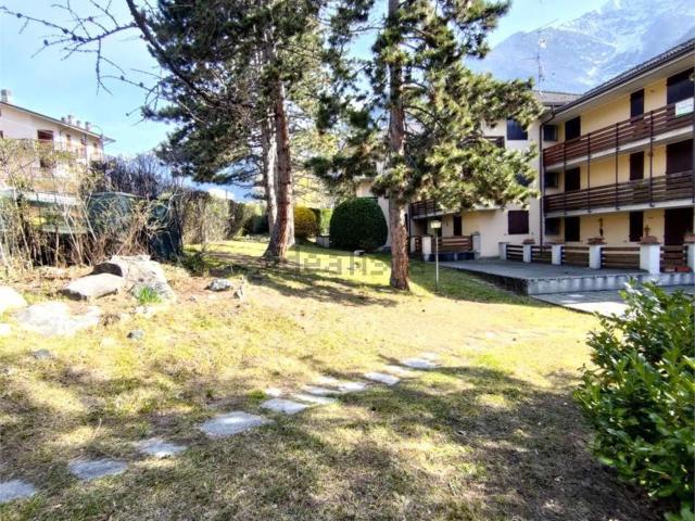 Appartamento in vendita a Challand Saint Anselme, Aosta