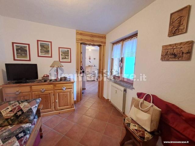 Appartamento in vendita a Challand Saint Anselme, Aosta