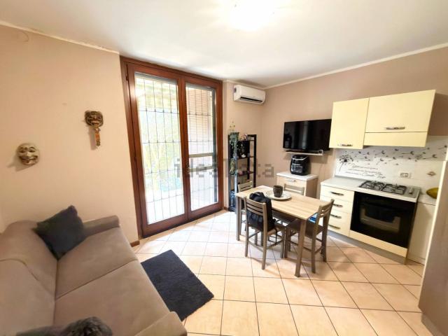 Appartamento in vendita a Lardirago, Lombardia