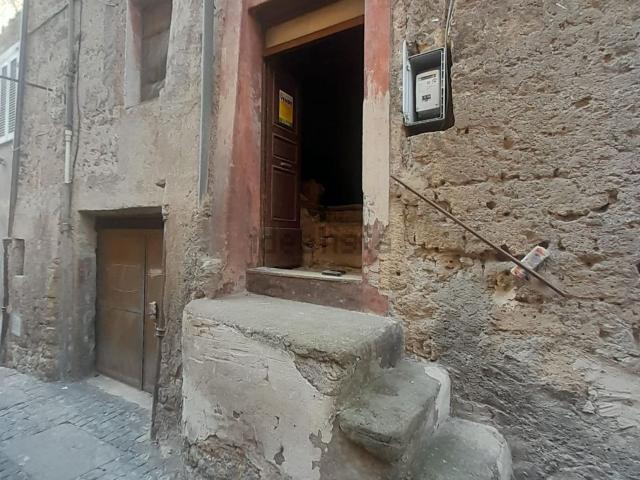 Appartamento in vendita a Caprarola, Lazio