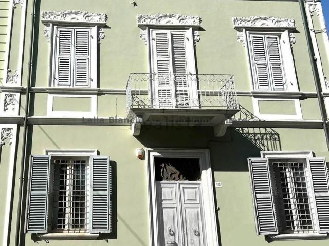 Appartamento in vendita a Centro Storico, Marche