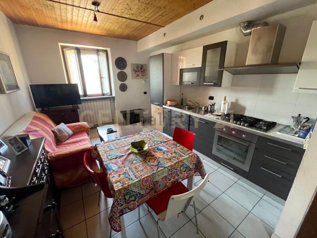 Appartamento in vendita a Bareggio, Lombardia