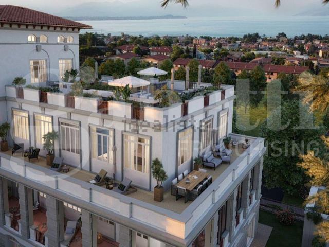 Attico in vendita a Desenzano Del Garda, Brescia