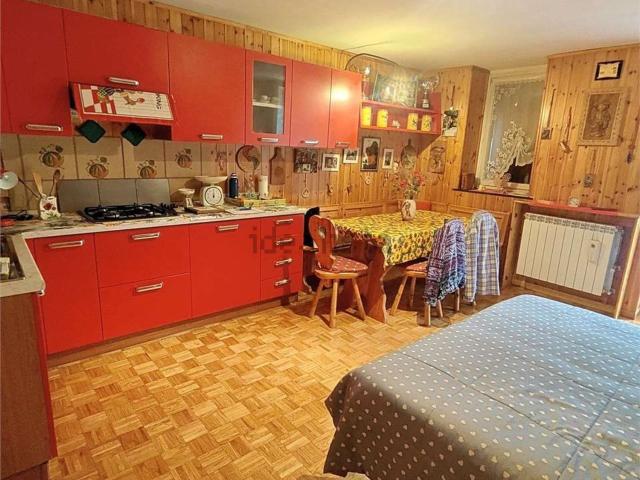 Appartamento in vendita a Challand Saint Anselme, Aosta