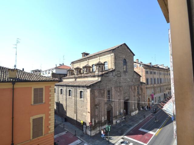 Appartamento in vendita a Parma Centro, Parma