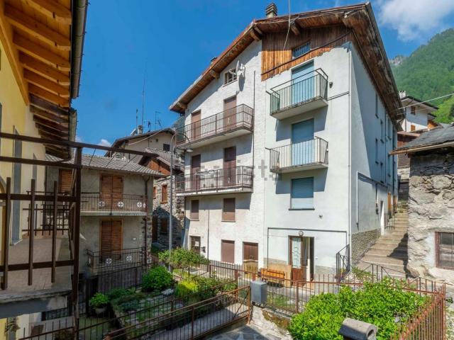 Appartamento in vendita a Comunità Montana della Valle Brembana, Carona