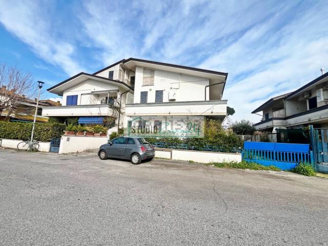 Attico in vendita a Torre del Lago Puccini, Viareggio