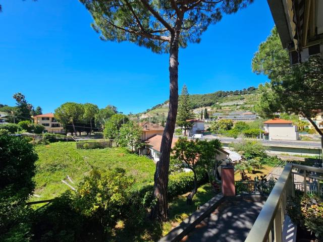 Appartamento in vendita a Bordighera, Liguria