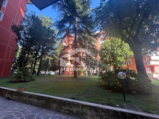 Appartamento in vendita a Locate Triulzi, Lombardia