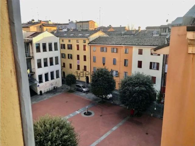 Appartamento in vendita a Centro Storico, Modena