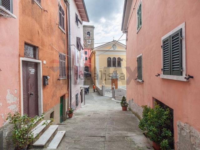 Appartamento in vendita a Carrara, Toscana