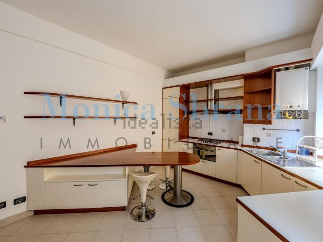 Appartamento in vendita a Centro Est, Serra Riccò