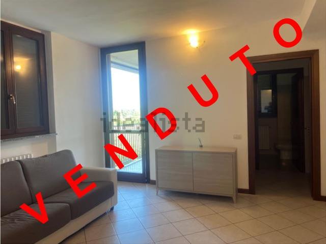 Appartamento in vendita a Lacchiarella, Lombardia