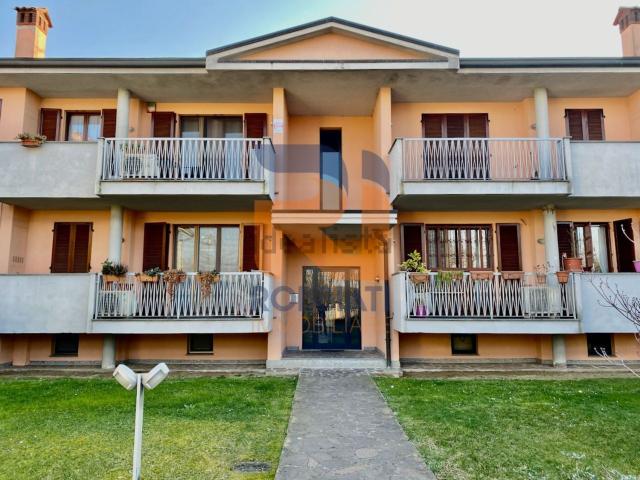 Appartamento in vendita a Cava Manara, Lombardia