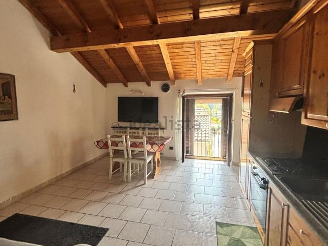 Appartamento in vendita a Casnate con Bernate, Casnate